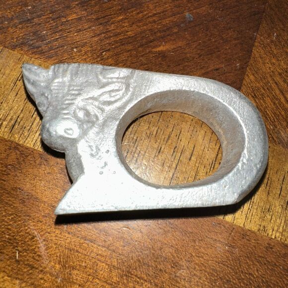 Vintage Napkin Rings Laying Cows Bulls Pewter Set of 5 Made in India - Picture 6 of 6